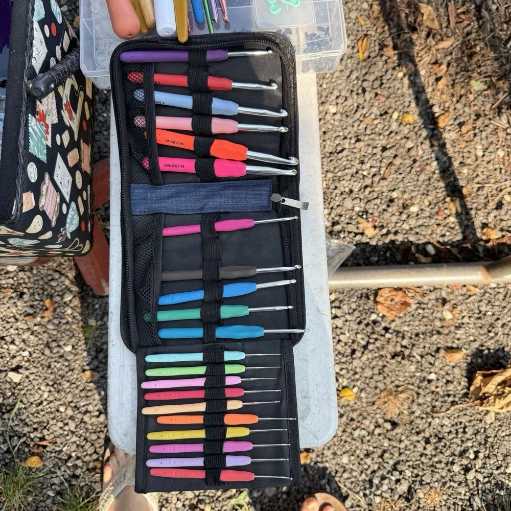 Huge crochet Lot Yarn Hooks Thread Eyes‎ Noses Books & More